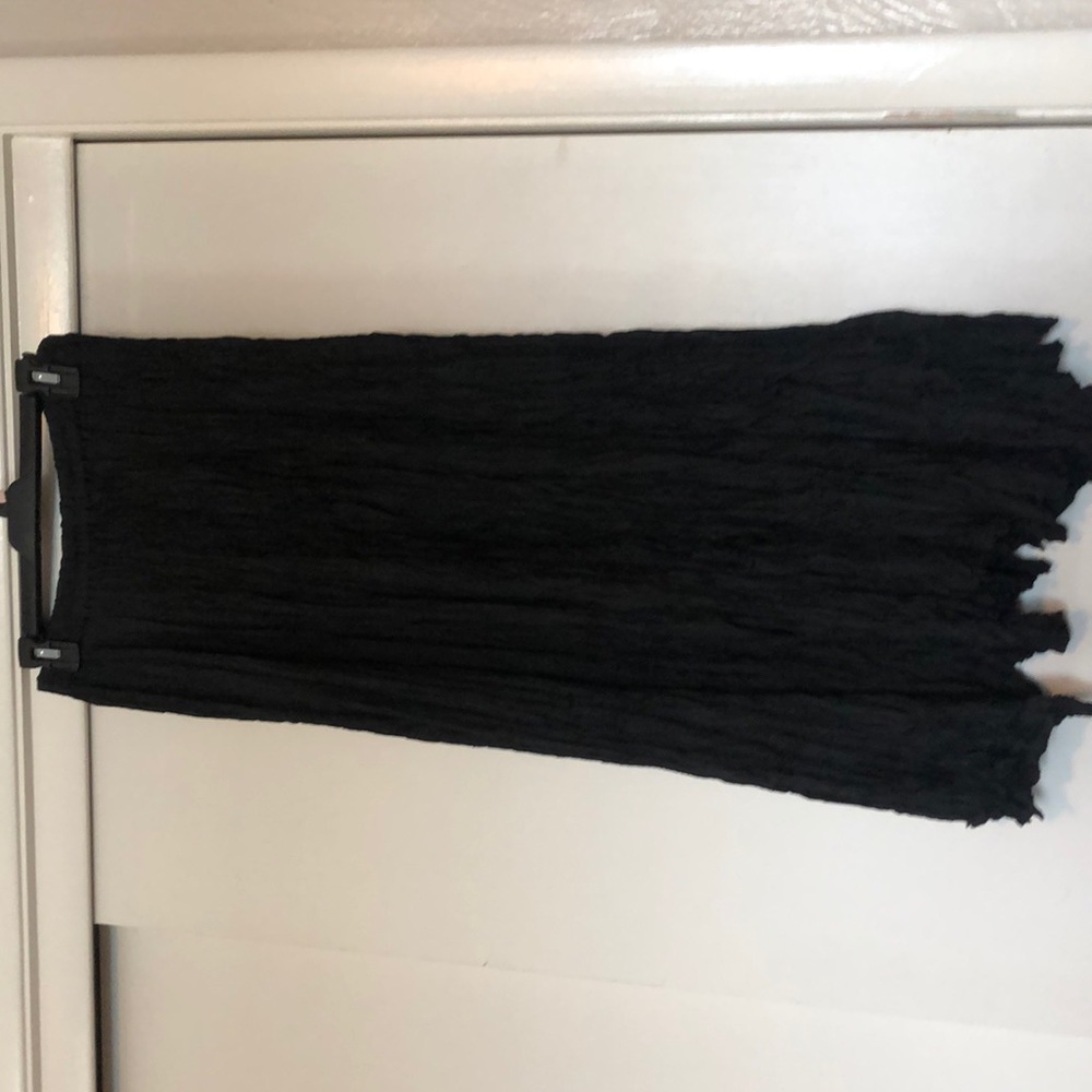Black 100% silk maxi crinkle skirt small